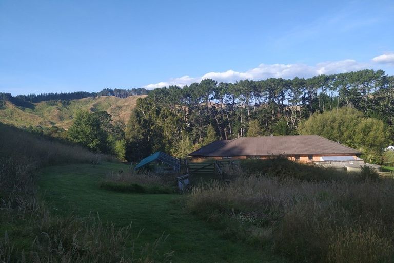 Photo of property in 75a Mick Dillon Road, Tahekeroa, Kaukapakapa, 0873