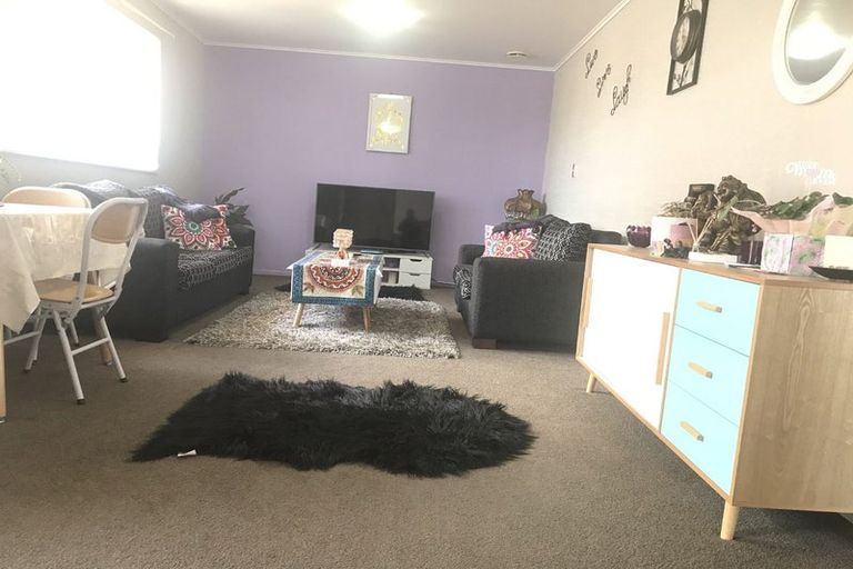 Photo of property in 1/6 Snell Avenue, Papakura, 2110