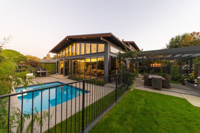 Photo of property in 12 Ihaka Street, Hokowhitu, Palmerston North, 4410