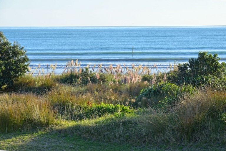 Photo of property in 9 Moana Drive, Mahia, 4198