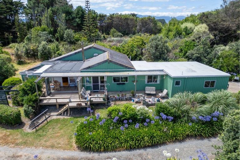 Photo of property in 69 Sims Road, Te Horo Beach, Otaki, 5581