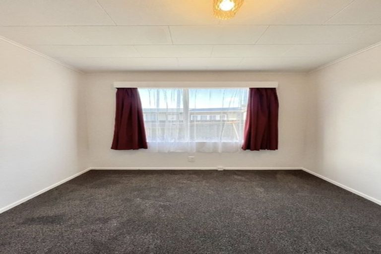 Photo of property in 24a Oregon Drive, Maoribank, Upper Hutt, 5018