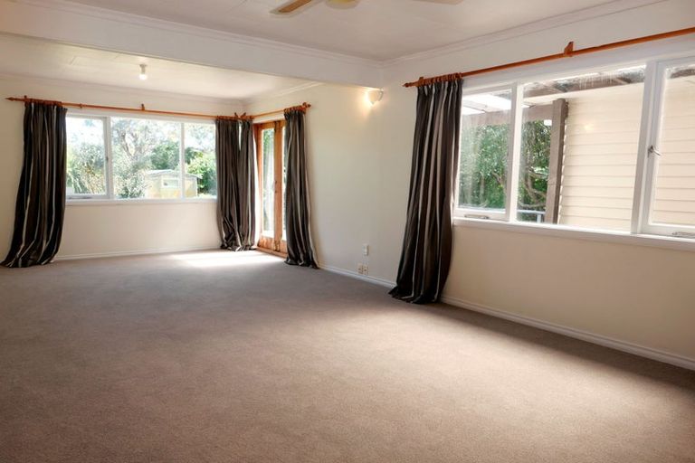 Photo of property in 1 Titoki Road, Raumati Beach, Paraparaumu, 5032
