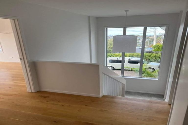 Photo of property in 1/50 Seaview Road, Castor Bay, Auckland, 0620