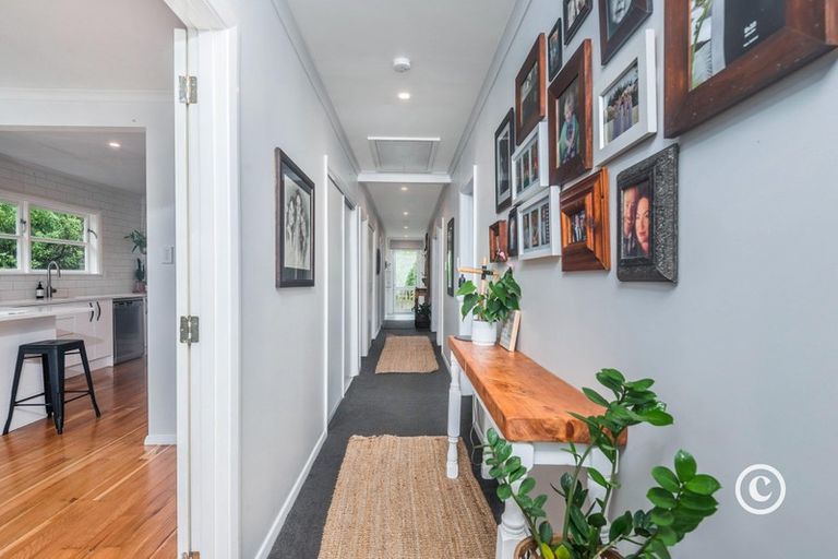 Photo of property in 28 Allen Terrace, Tawa, Wellington, 5028