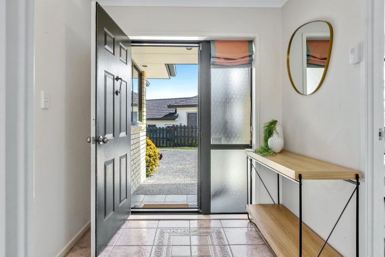 Photo of property in 37 Rivervale Grove, Stanmore Bay, Whangaparaoa, 0932