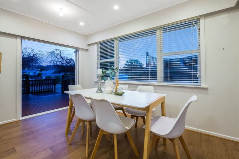 Photo of property in 11 Cara Crescent, Paparangi, Wellington, 6037