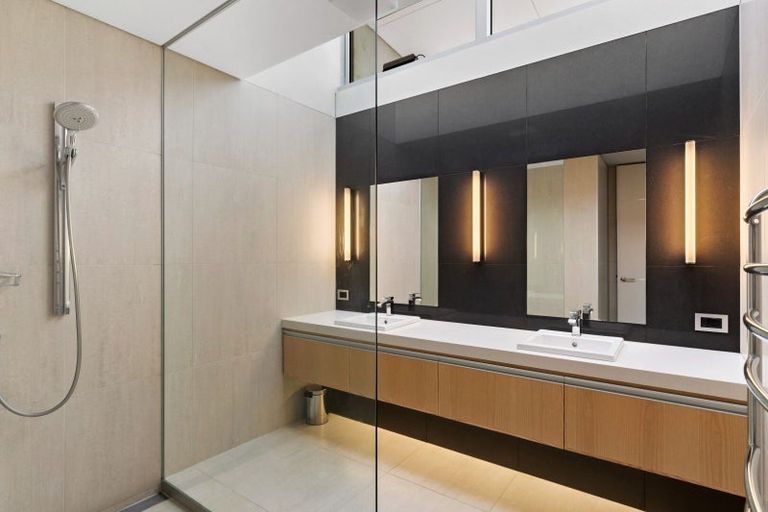 Photo of property in 311 Beacon Point Road, Wanaka, 9305