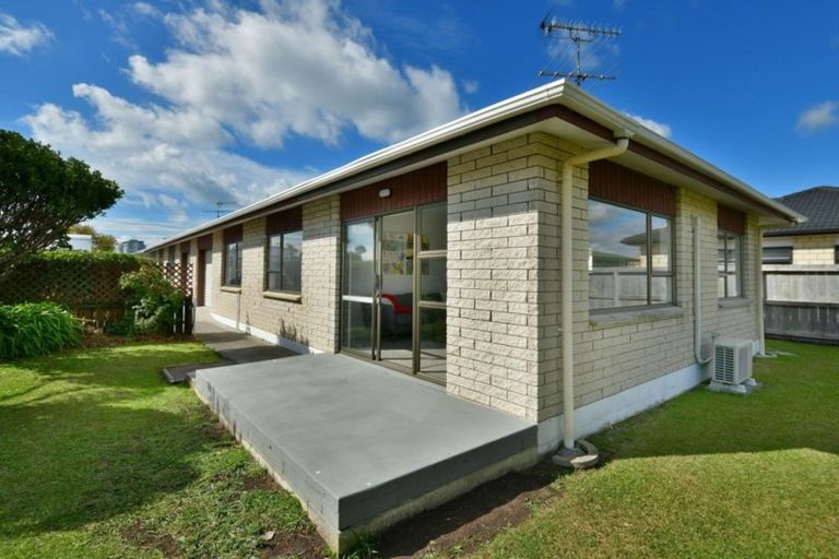 Photo of property in 2/26 Hatton Road, Orewa, 0931