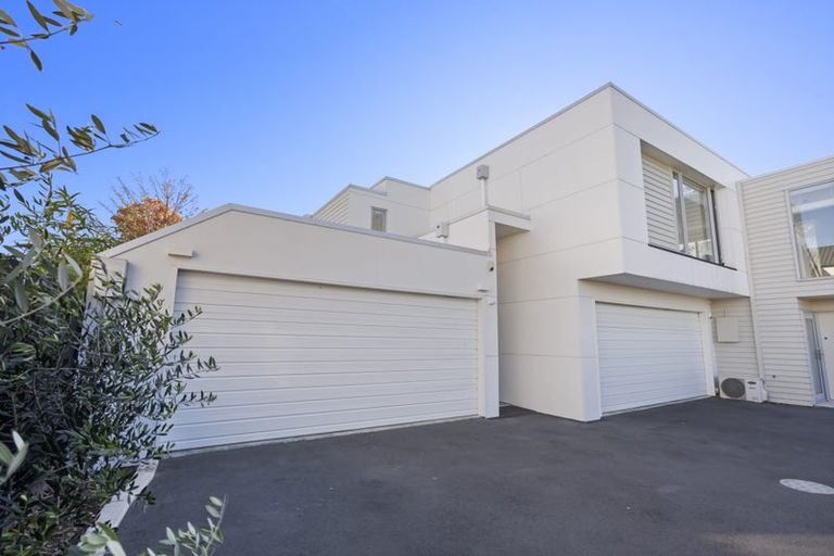 Photo of property in 2/204 Edgeware Road, Edgeware, Christchurch, 8013