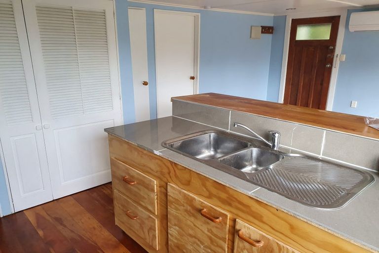 Photo of property in 279 Motutara Road, Muriwai, Waimauku, 0881