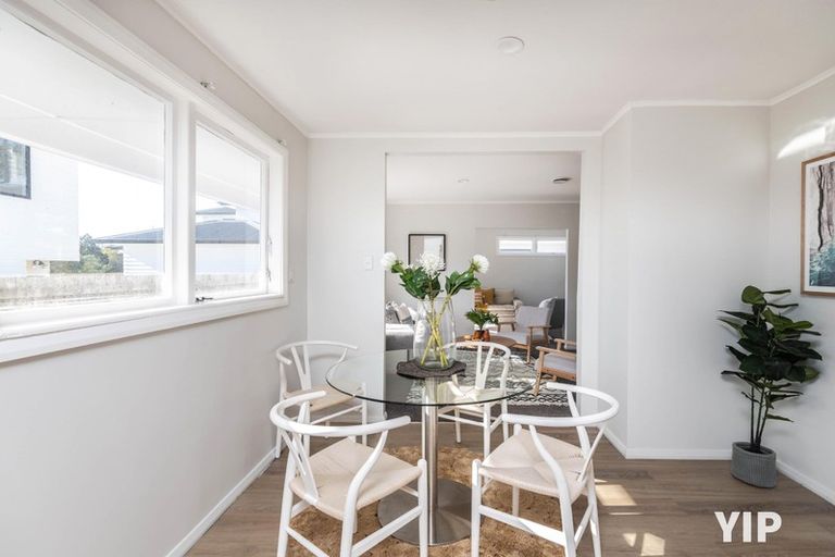 Photo of property in 43 Horokiwi Road West, Newlands, Wellington, 6037