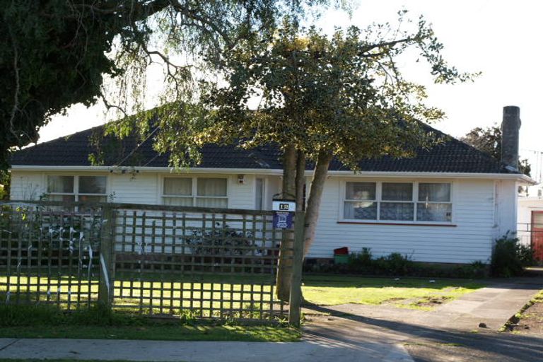 Photo of property in 12 Raglan Street, Mangere East, Auckland, 2024