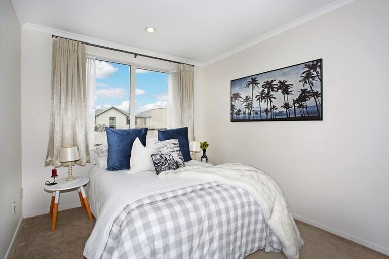 Photo of property in 27 Hakawai Avenue, Takanini, 2112