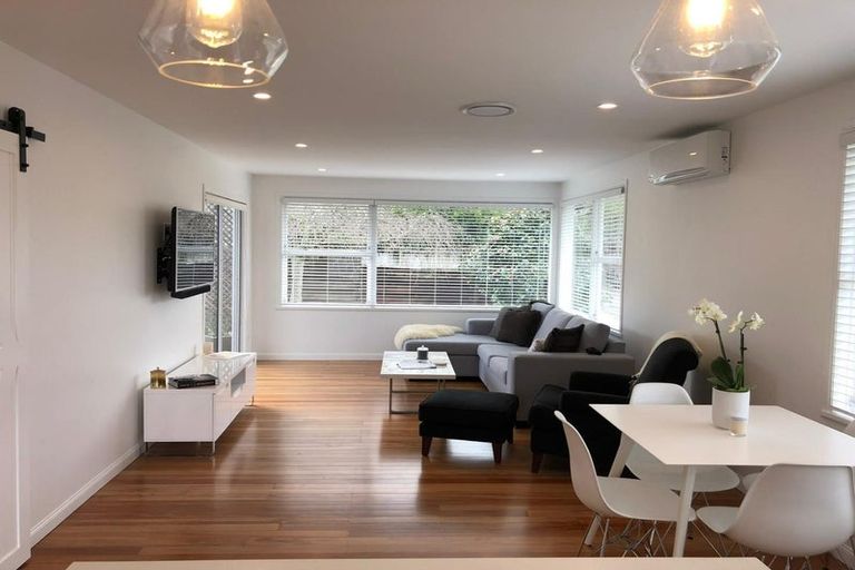 Photo of property in 31 Advene Road, Cockle Bay, Auckland, 2014