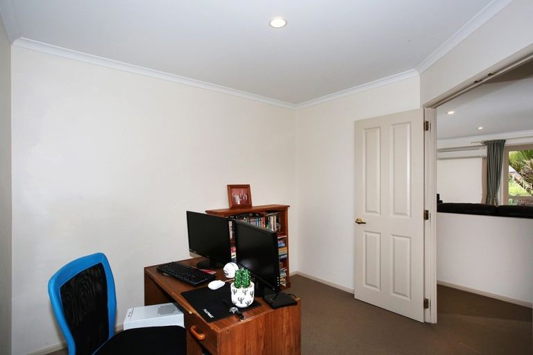 Photo of property in 57 Old Barn Road, Opaheke, Papakura, 2584