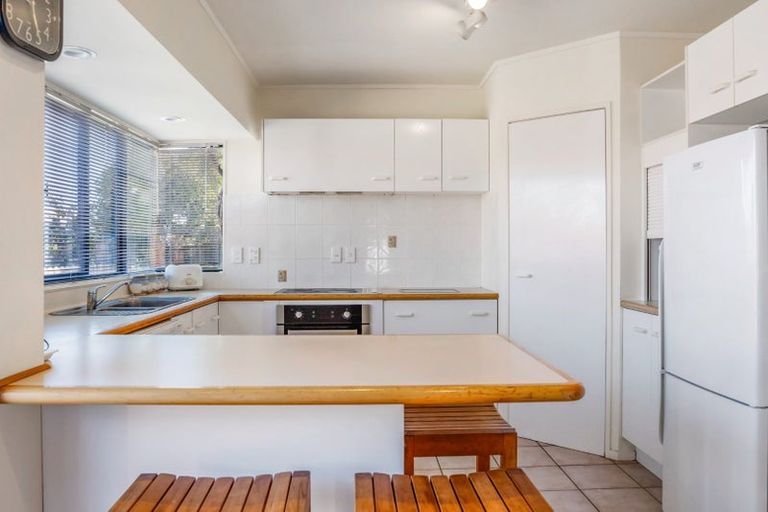 Photo of property in 38 Simmental Crescent, Somerville, Auckland, 2014
