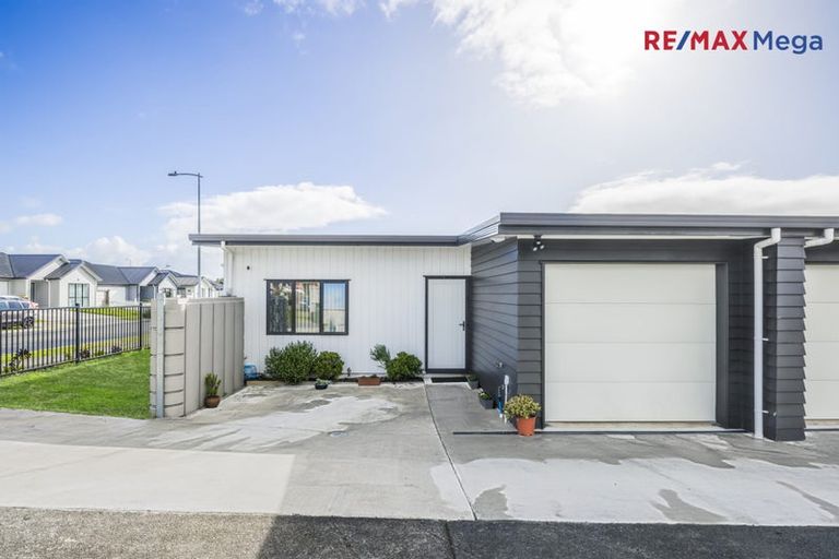 Photo of property in 31 Tuuhura Road, Pukekohe, 2120