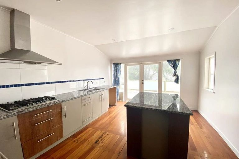 Photo of property in 7 Seaside Avenue, Waterview, Auckland, 1026