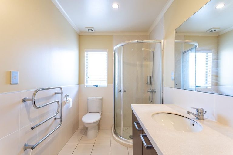 Photo of property in 3a Sorrel Crescent, Bucklands Beach, Auckland, 2012