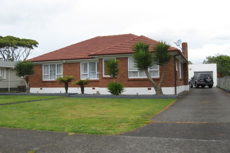 Photo of property in 15 Wallace Road, Mangere Bridge, Auckland, 2022