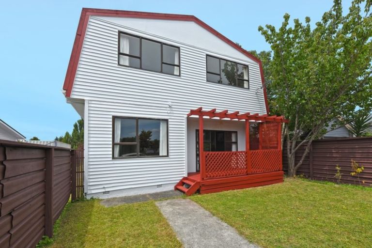 Photo of property in 100 Gibbons Street, Ebdentown, Upper Hutt, 5018