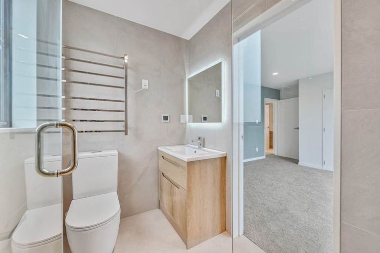 Photo of property in 20a Seine Road, Forrest Hill, Auckland, 0620