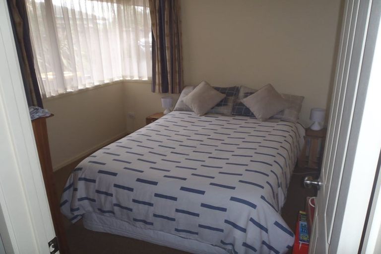 Photo of property in 8a Evanda Crescent, Conifer Grove, Takanini, 2112