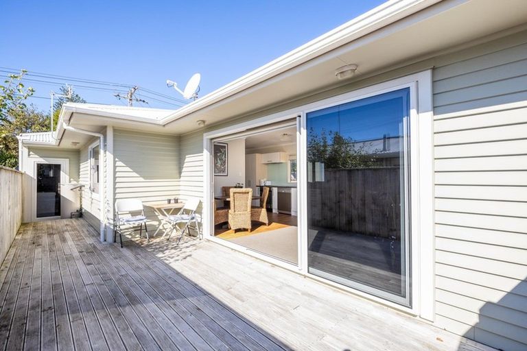 Photo of property in 44 Belt Road, Moturoa, New Plymouth, 4310