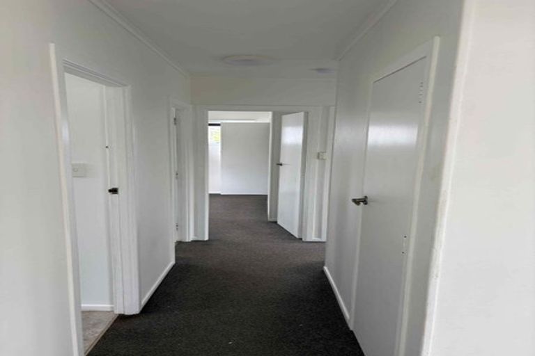 Photo of property in 2/3 Elliott Avenue, Bayview, Auckland, 0629