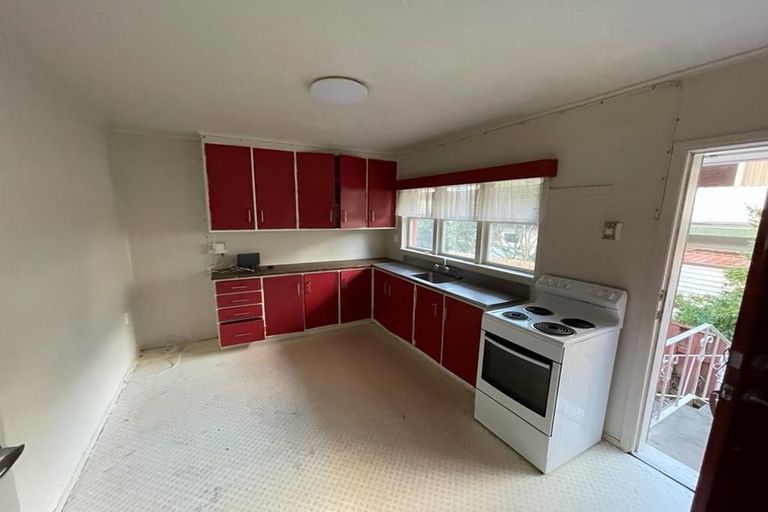 Photo of property in 32 Walpole Avenue, Hillpark, Auckland, 2102