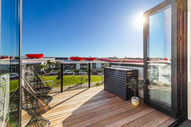 Photo of property in 6/7 Uku Lane, Hobsonville, Auckland, 0616