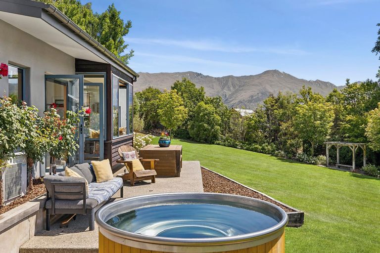 Photo of property in 691 Aubrey Road, Albert Town, Wanaka, 9305