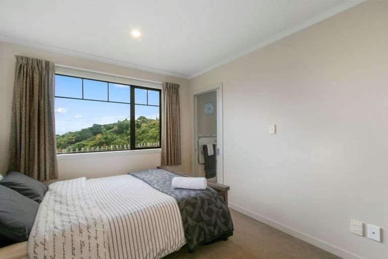 Photo of property in 49 Dowse Drive, Maungaraki, Lower Hutt, 5010