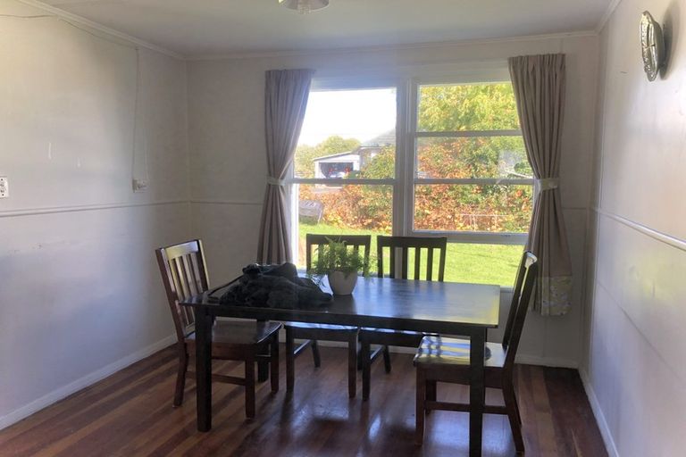 Photo of property in 11 Valdale Road, Henderson, Auckland, 0610