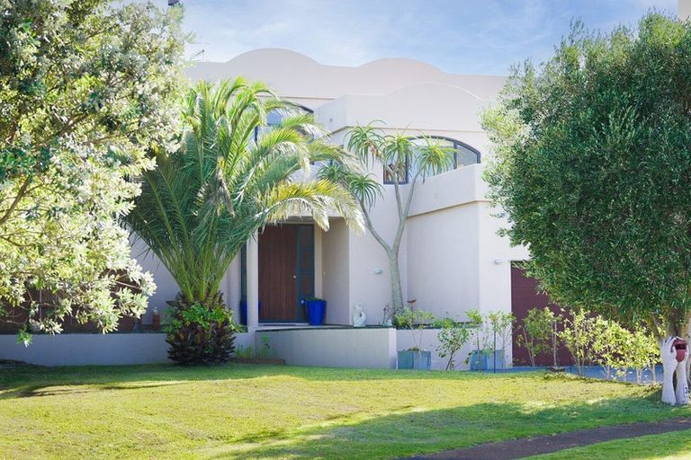 Photo of property in 3 Shearwater Rise, Paraparaumu Beach, Paraparaumu, 5032