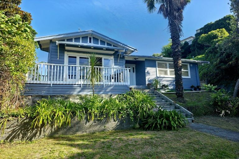 Photo of property in 2 Harvey Road, Bluff Hill, Napier, 4110