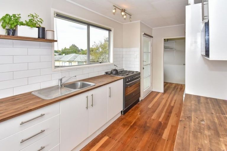 Photo of property in 32 Gambare Place, Wattle Downs, Auckland, 2103