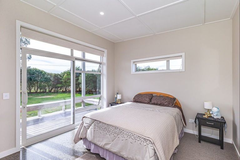 Photo of property in 3 Takapu Road, Manakau, Levin, 5573