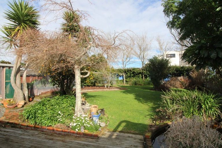 Photo of property in 82 Mangorei Road, Strandon, New Plymouth, 4312