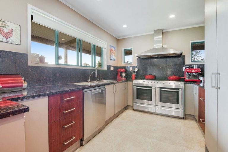 Photo of property in 4 Ferngully Road, Helensville, Kaukapakapa, 0871