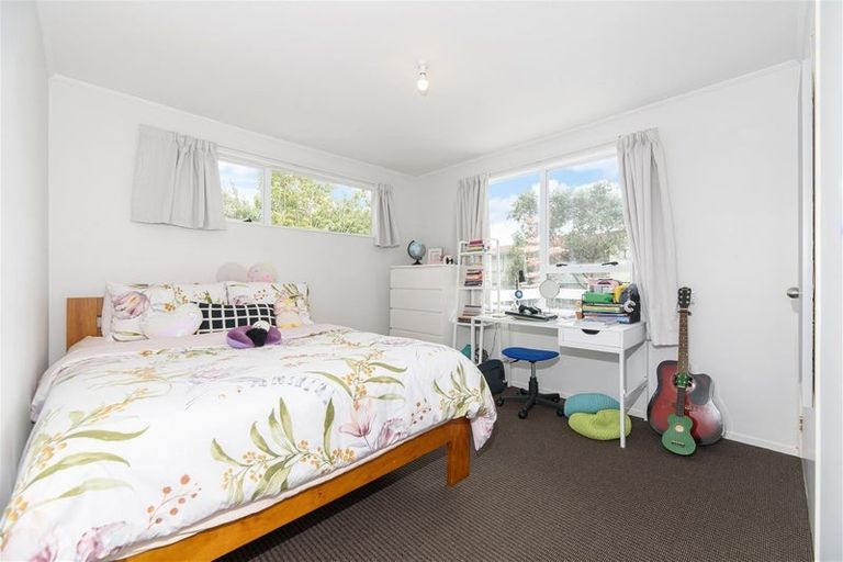 Photo of property in 48 Borich Road, Sunnyvale, Auckland, 0612