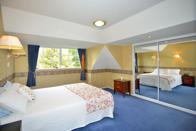 Photo of property in 4b Mclellan Place, Ilam, Christchurch, 8041