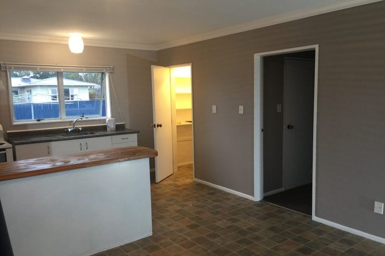 Photo of property in 16 Heather Street, Levin, 5510