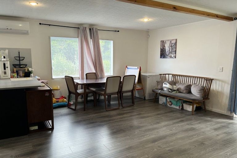 Photo of property in 1/22 Fernlea Rise, Bayview, Auckland, 0629