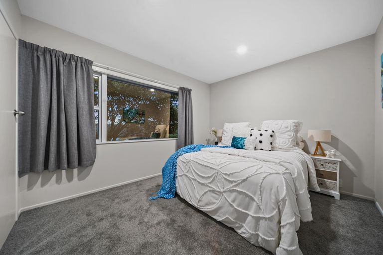 Photo of property in 6 Youngs Road, Papakura, 2110
