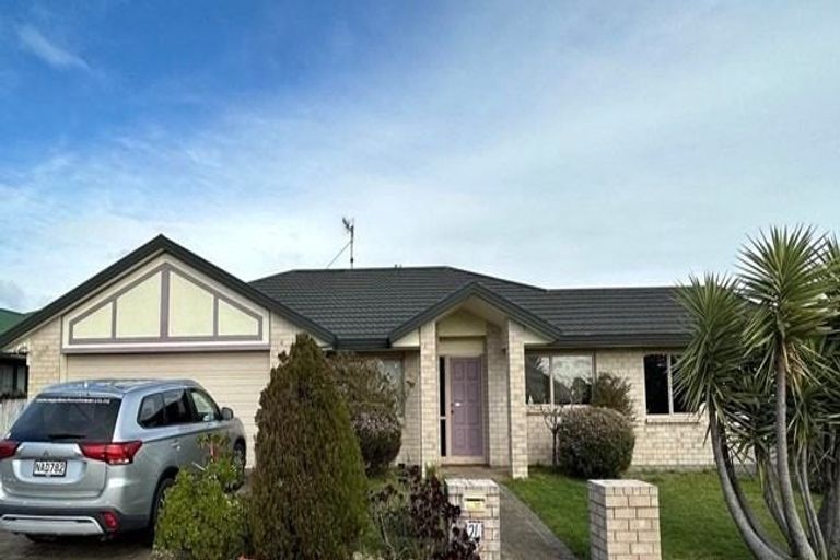 Photo of property in 24 Harry Shaw Way, Raumati South, Paraparaumu, 5032