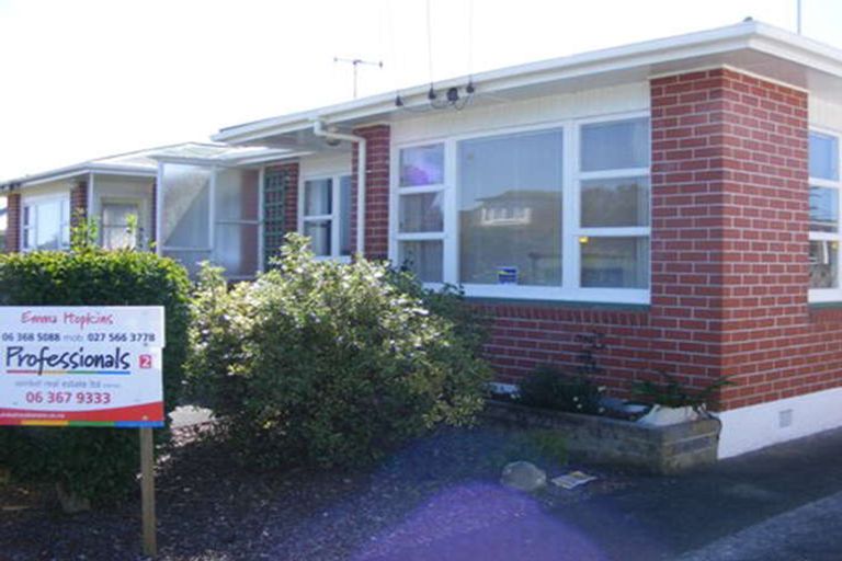 Photo of property in 2 Worcester Street, Levin, 5510