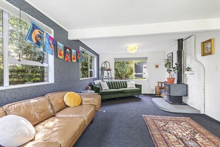 Photo of property in 1138 South Road, Oakura, 4314