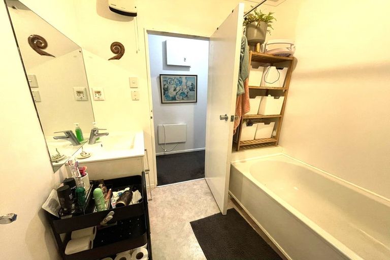 Photo of property in 3/201 Derwent Street, Island Bay, Wellington, 6023